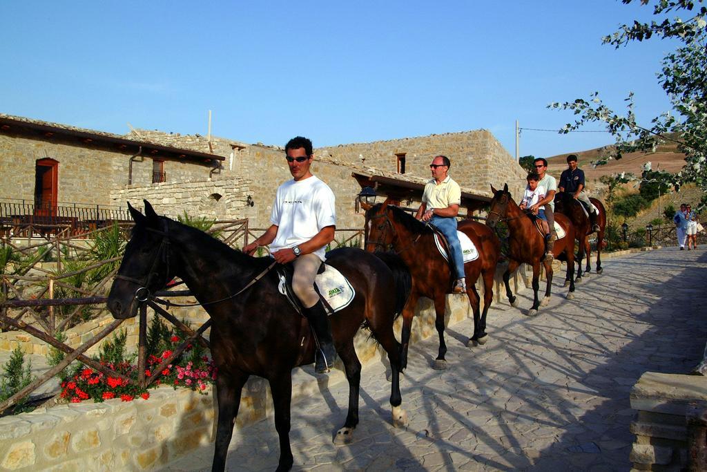 Agriturismo Monaco Di Mezzo Villa Resuttano Dış mekan fotoğraf